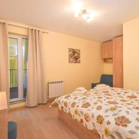 Apartment Tangerine ❃ 1-bdr Bright *