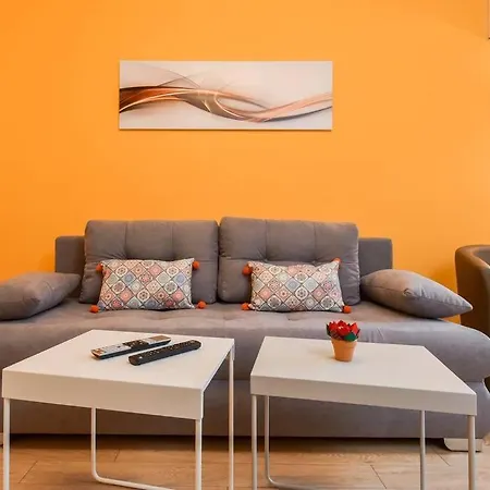 Tangerine ❃ 1-bdr Bright Apartment